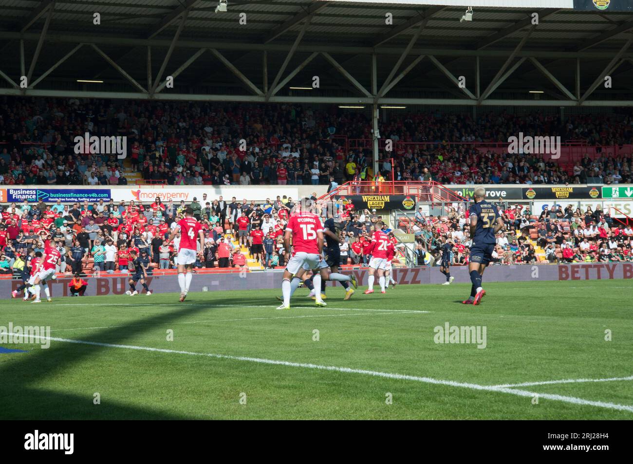 Wrexham AFC gegen Swindon Town spielte in Wrexham 90 Minuten Action und endete 5 Unentschieden (Terry Scott/SPP) Stockfoto