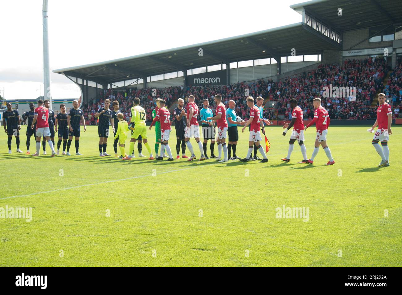 Wrexham AFC gegen Swindon Town spielte in Wrexham 90 Minuten Action und endete 5 Unentschieden (Terry Scott/SPP) Stockfoto