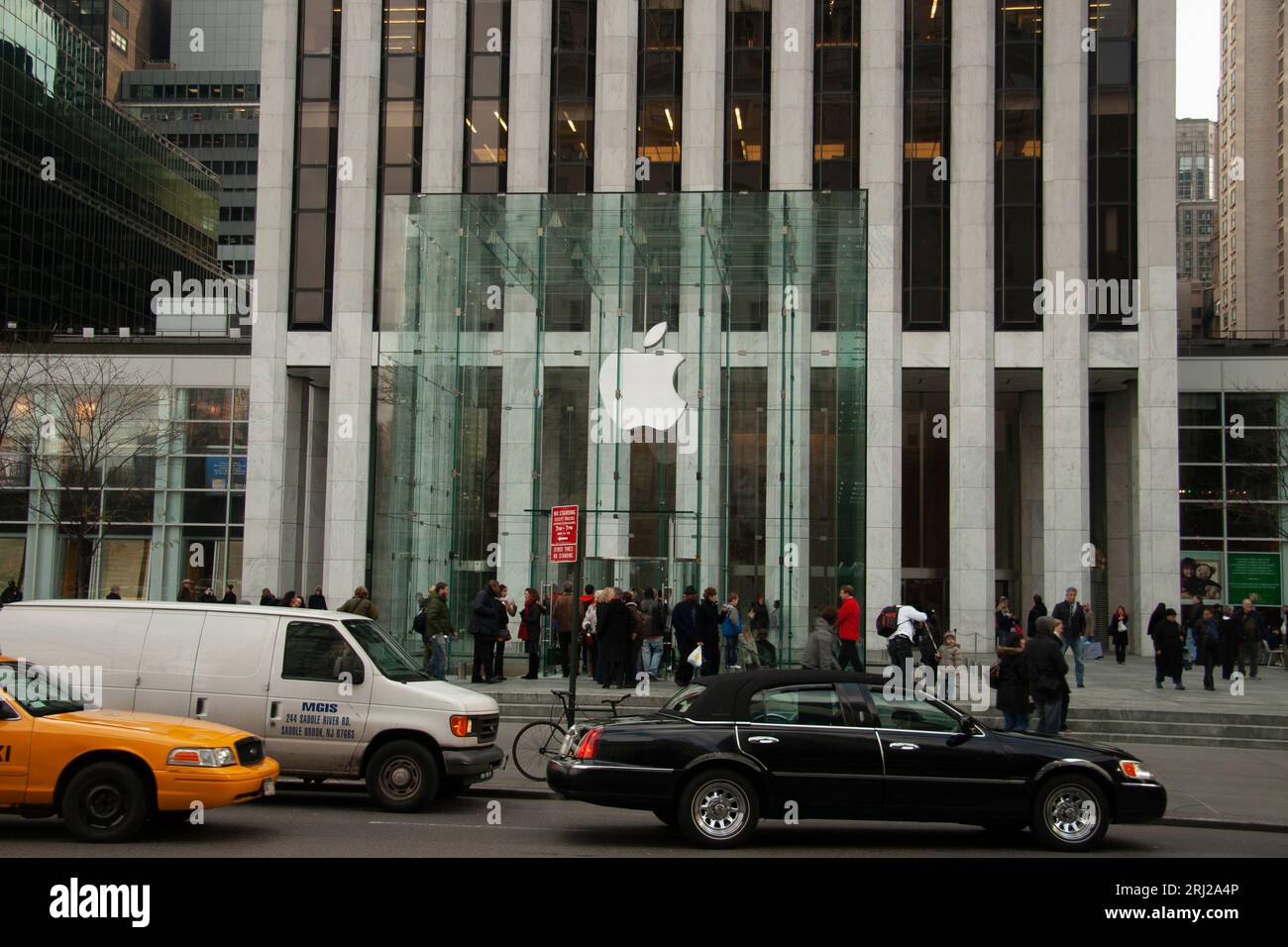 Der Apple Store 5th Avenue Midtown Manhattan New York City 2009 Stockfoto
