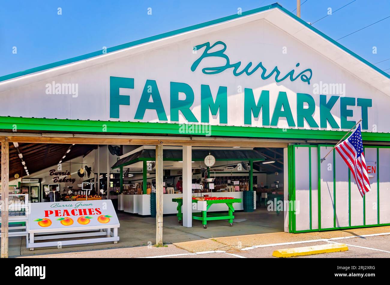Der Burris Farm Market befindet sich am 19. August 2023 in Loxley, Alabama. Der Familienmarkt, der 1984 eröffnet wurde, ist eine beliebte Anlaufstelle für Touristen. Stockfoto