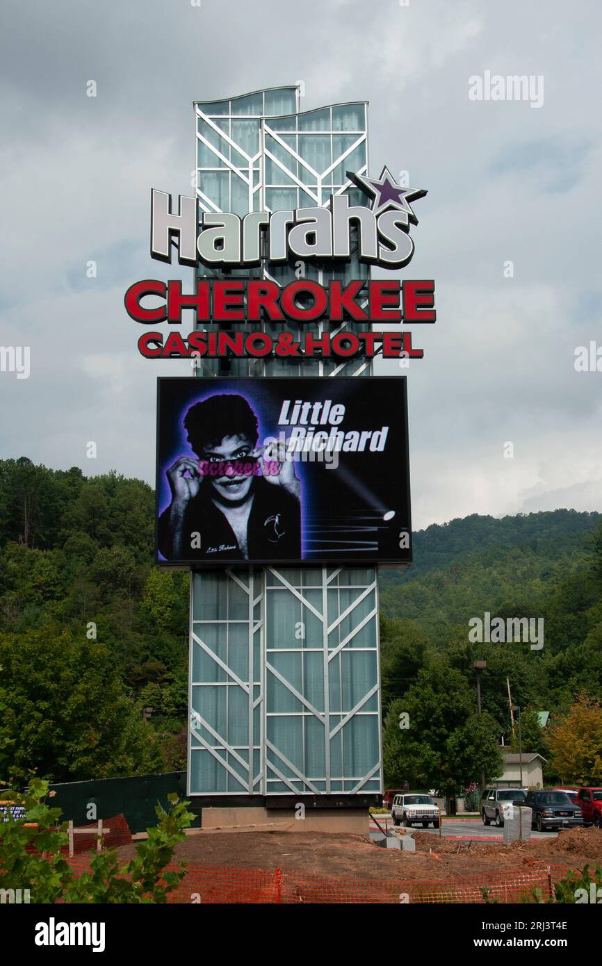 Harrahs Cherokee Casino-Schild mit Little Richard Cherokee Indian Reservation North Carolina 2009 Stockfoto