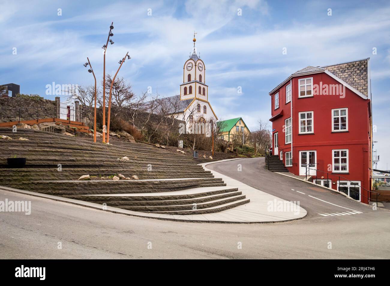 Trappan Park und die Kathedrale in Torshavn, der Hauptstadt der Färöer. Stockfoto