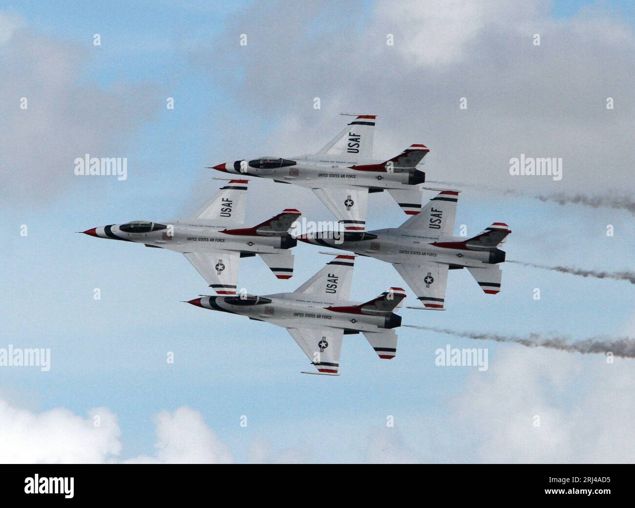 United States Air Force Thunderbirds treten am 31. Oktober 2022 auf der Orlando Sanford Airshow auf. Stockfoto