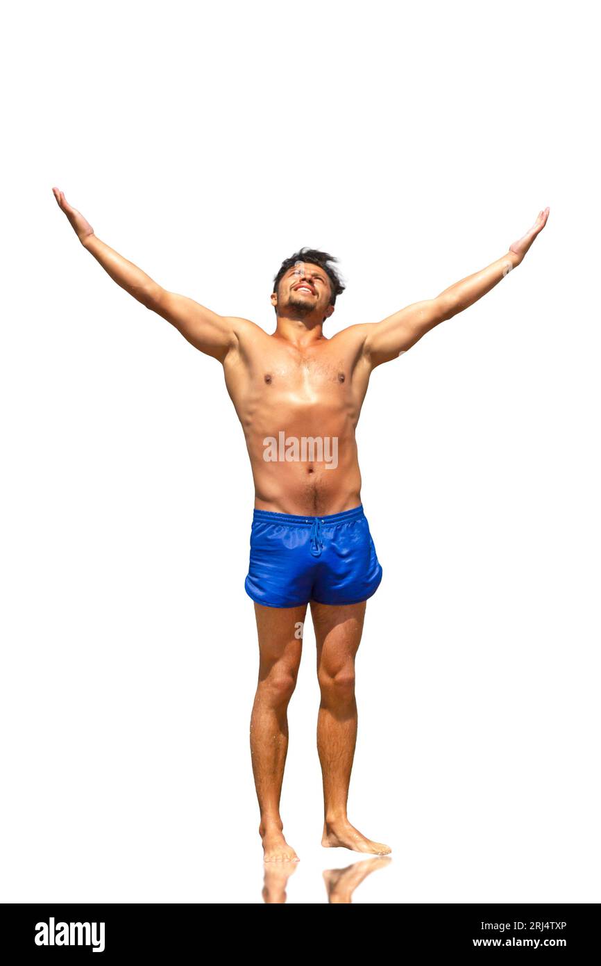 Mann in Shorts steht mit den Händen zum Himmel, isoliert auf weiß, Selbstakzeptanz Stockfoto