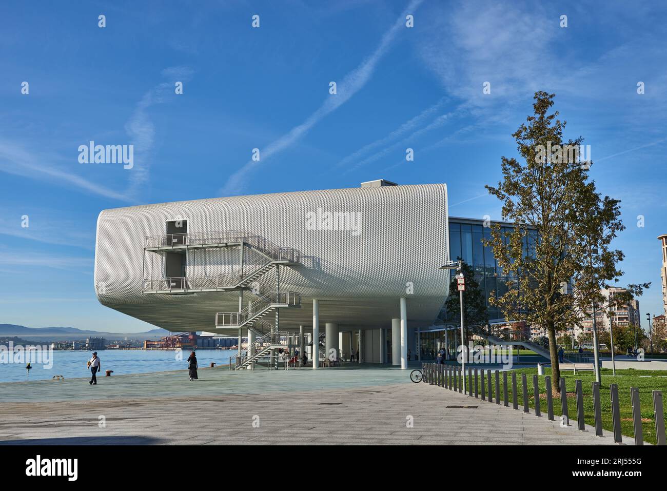 Botin Center Museum Kunst und Kultur. Stiftung Botin, Architekt Renzo Piano. Santander, Kantabrische See, Kantabrien, Spanien, Europa. Stockfoto