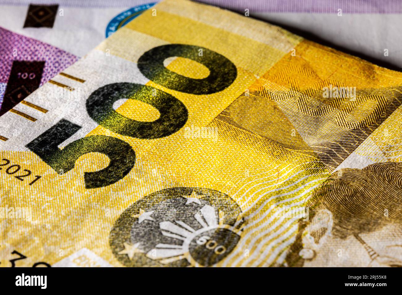 Vorderseite des 500-Peso-Scheines der Philippinen. 500 Philippinischer Peso. Währung des Inselstaates. Extreme Nahaufnahme von 500 Peso. Mikroskopisch Stockfoto