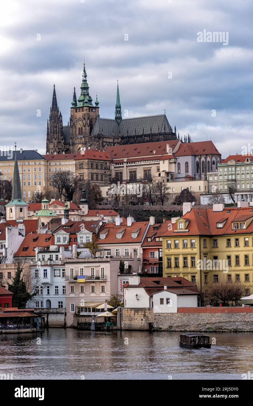 Prager Burg in Prag in Tschechien an der Moldau Stockfoto