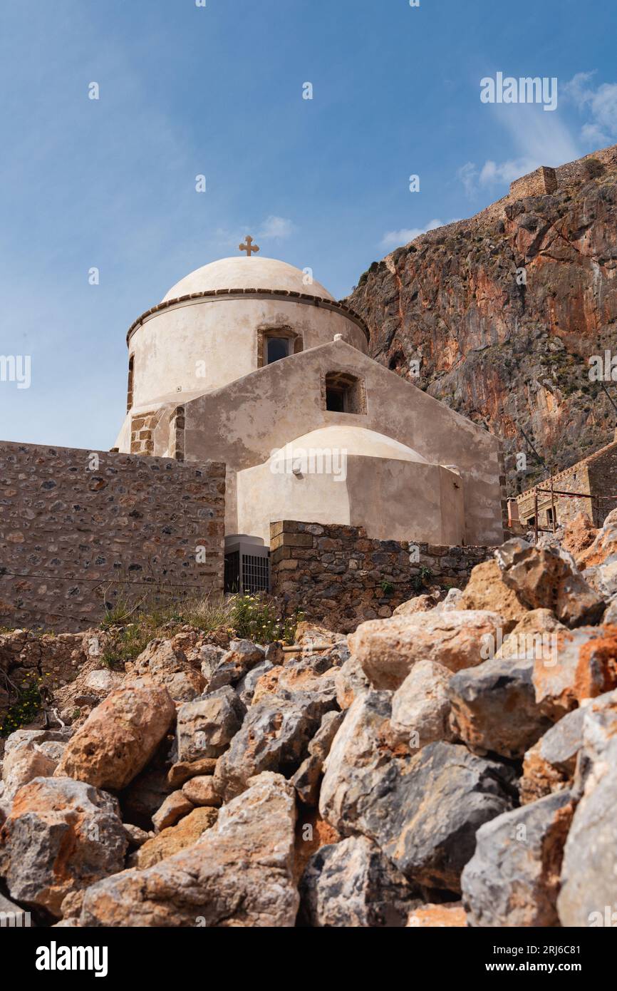 Eine majestätische Aufnahme der Burg Monemvasia in Griechenland Stockfoto