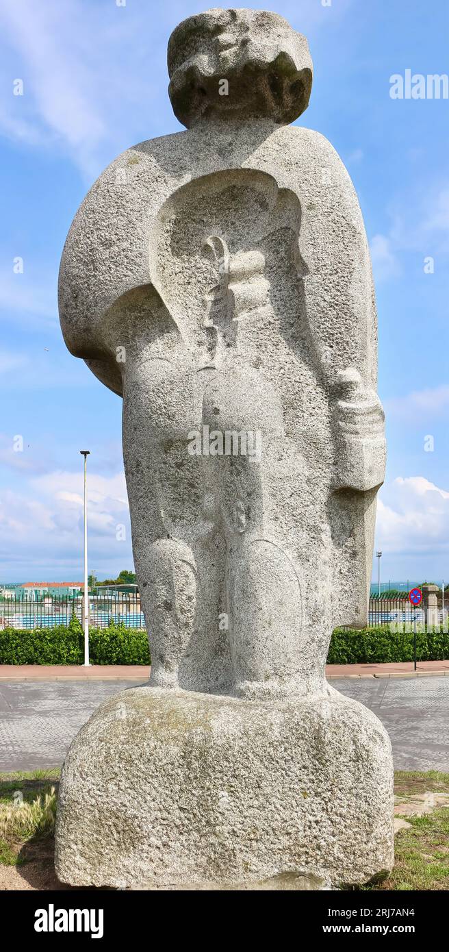 Rückseite der Granitstatue des legendären keltischen Häuptlings von Breoghan aus dem Jahr 1995 vom Bildhauer José Cid Skulpturenpark des Herkules A Coruña Galicien Spanien Stockfoto