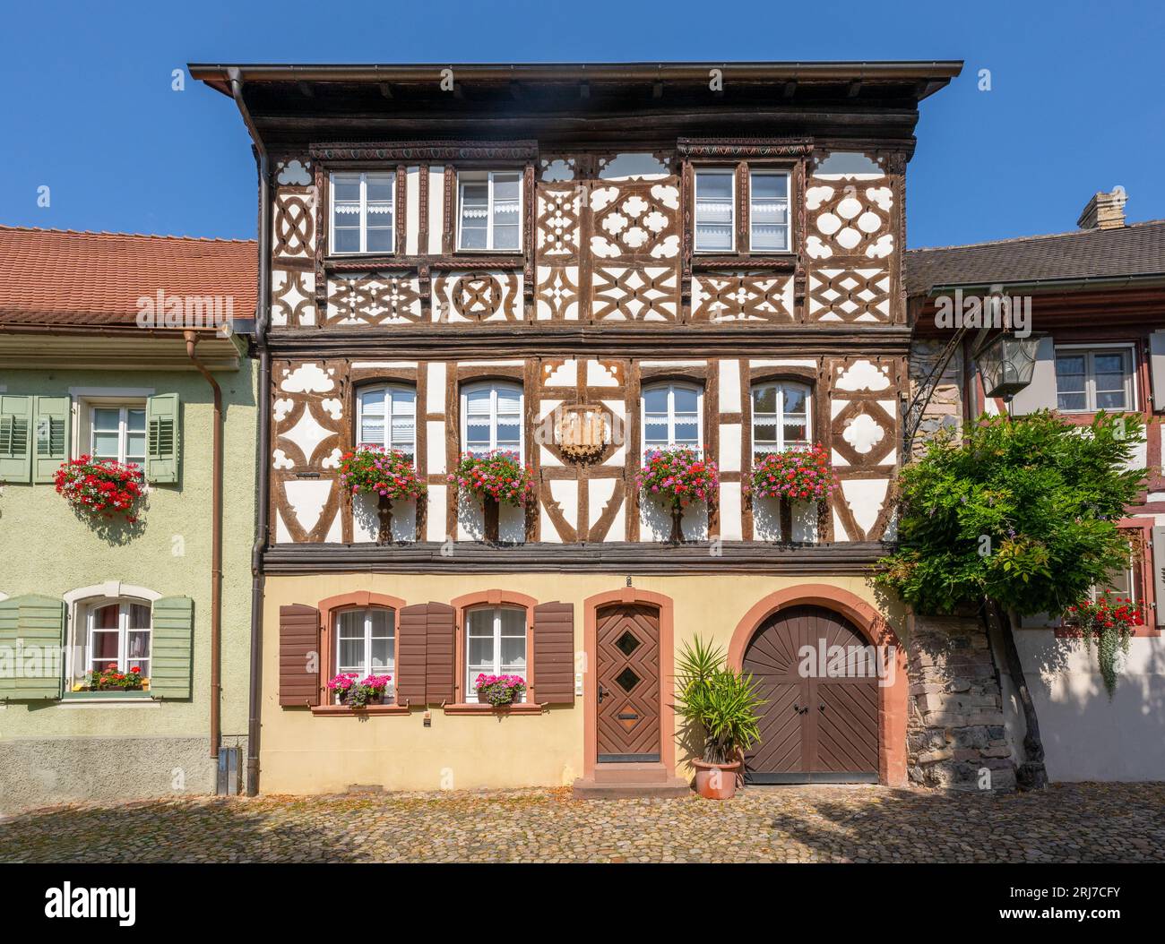 Schönes Fachwerkhaus in Vogtsburg-Burkheim. Kaiserstuhl, Baden-Württemberg, Deutschland, Europa Stockfoto