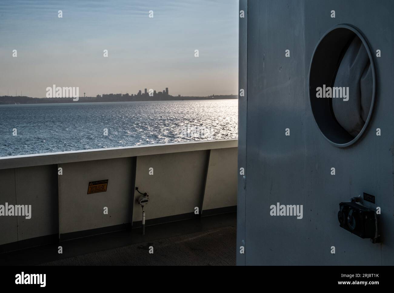 Blick auf Seattle und Puget Sound von der Bainbridge Island Fähre Stockfoto