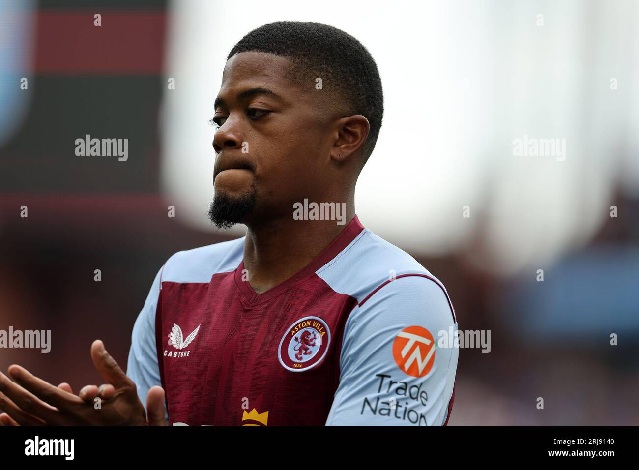 Birmingham, Großbritannien. August 2023. Leon Bailey von Aston Villa sieht aus. Premier League Match, Aston Villa gegen Everton im Villa Park in Birmingham am Sonntag, den 20. August 2023. Dieses Bild darf nur zu redaktionellen Zwecken verwendet werden. Nur redaktionelle Verwendung, Bild von Andrew Orchard/Andrew Orchard Sports Photography/Alamy Live News Credit: Andrew Orchard Sports Photography/Alamy Live News Stockfoto