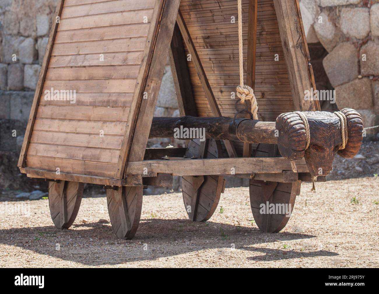 Replica Rammbock. Fahrbare Belagerung Maschine in römischen Zeiten verwendet Stockfoto