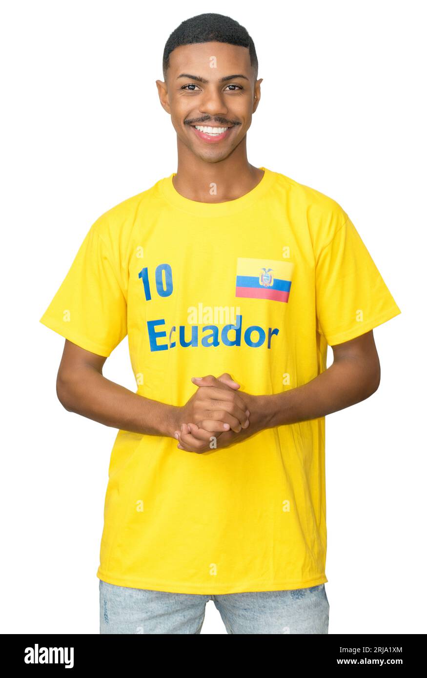 Hübscher junger Mann aus Ecuador mit gelbem Fußballtrikot isoliert auf weißem Hintergrund für Ausschnitt Stockfoto