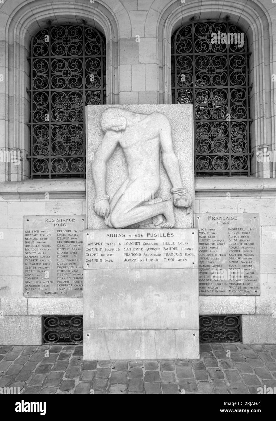 Memorial aux fusilles, Gedenkstätte für die von der deutschen Armee im 2. Weltkrieg ermordeten Franzosen, Hotel de Ville, Arras, Pas-de-Calais Hauts de France. Frankreich. Stockfoto