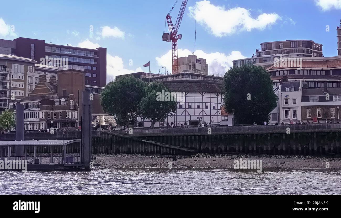 Das historische Globe Theatre am Ufer der Themse in London, Großbritannien Stockfoto