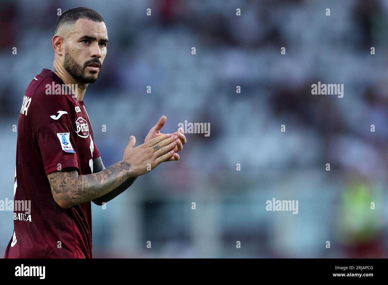 Turin, Italien. August 2023. Antonio Sanabria vom FC Turin zeigt während des Spiels der Serie A zwischen dem FC Turin und Cagliari Calcio. Dank: Marco Canoniero/Alamy Live News Stockfoto