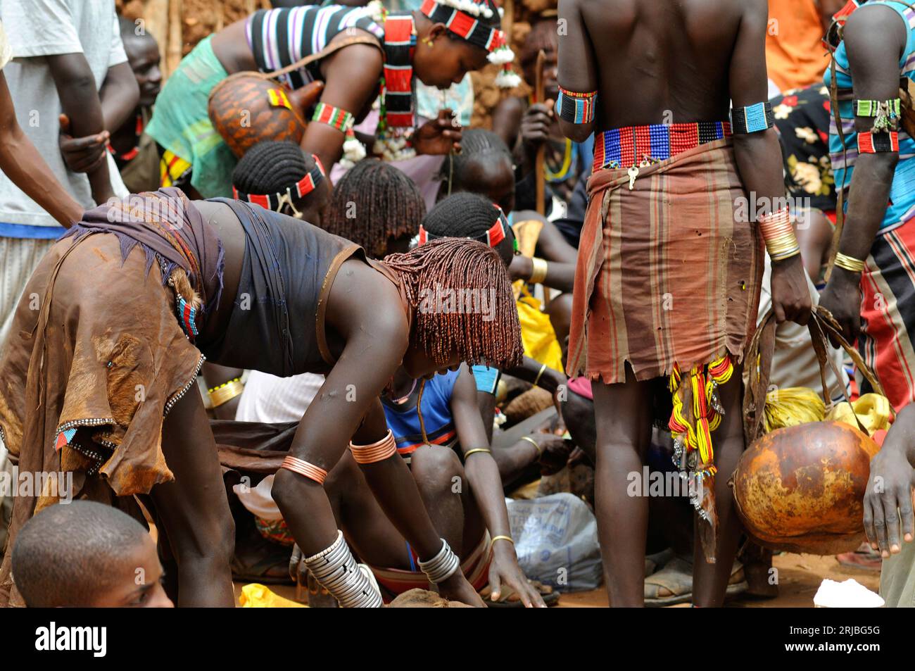 Hamer People in Market Day. Dimeka, Debub Omo Zone, Oromia Region, Äthiopien. Stockfoto