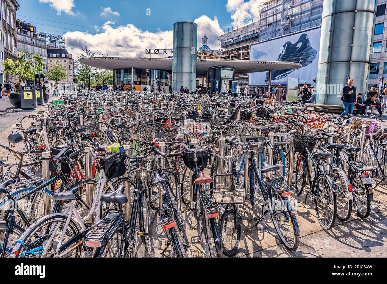 Fahrradparkplatz im Zentrum von Kopenhagen, Dänemark Stockfoto