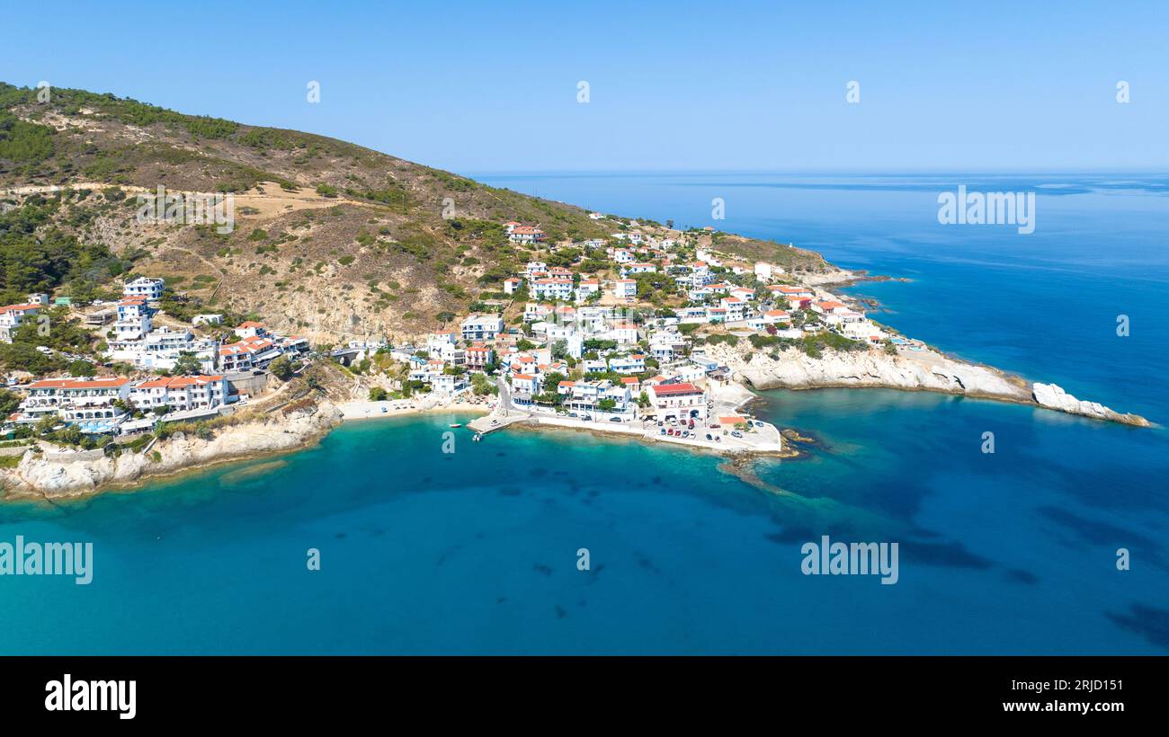 Luftaufnahme von Armenistis auf der Insel Ikaria, Griechenland Stockfoto