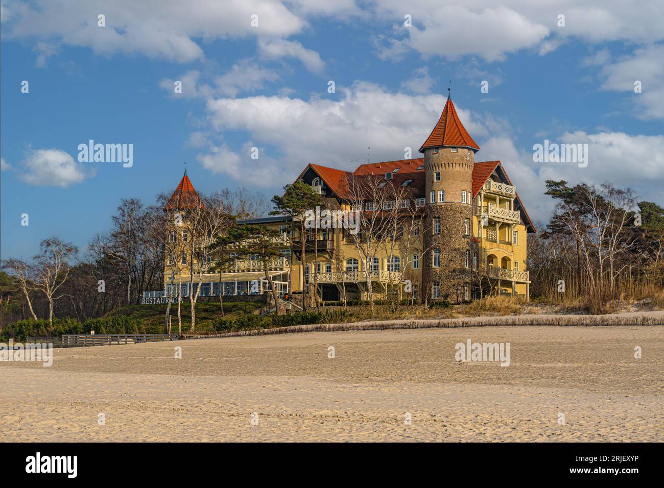 Stilvolles Strandhotel in Leba, Polen Stockfoto