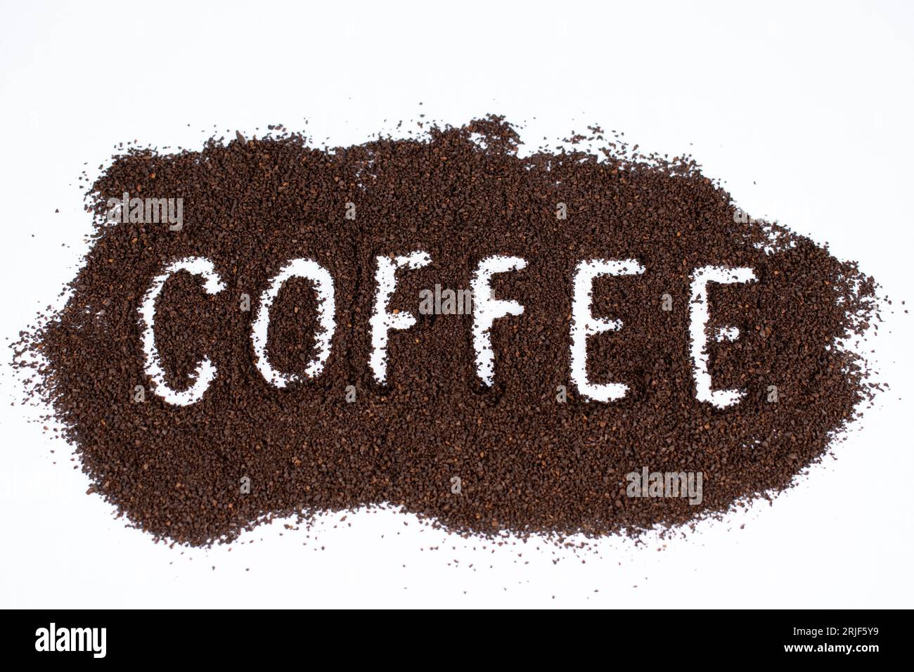 Der Kaffee wurde in einem Haufen dunkler Röstkaffee geschrieben Stockfoto