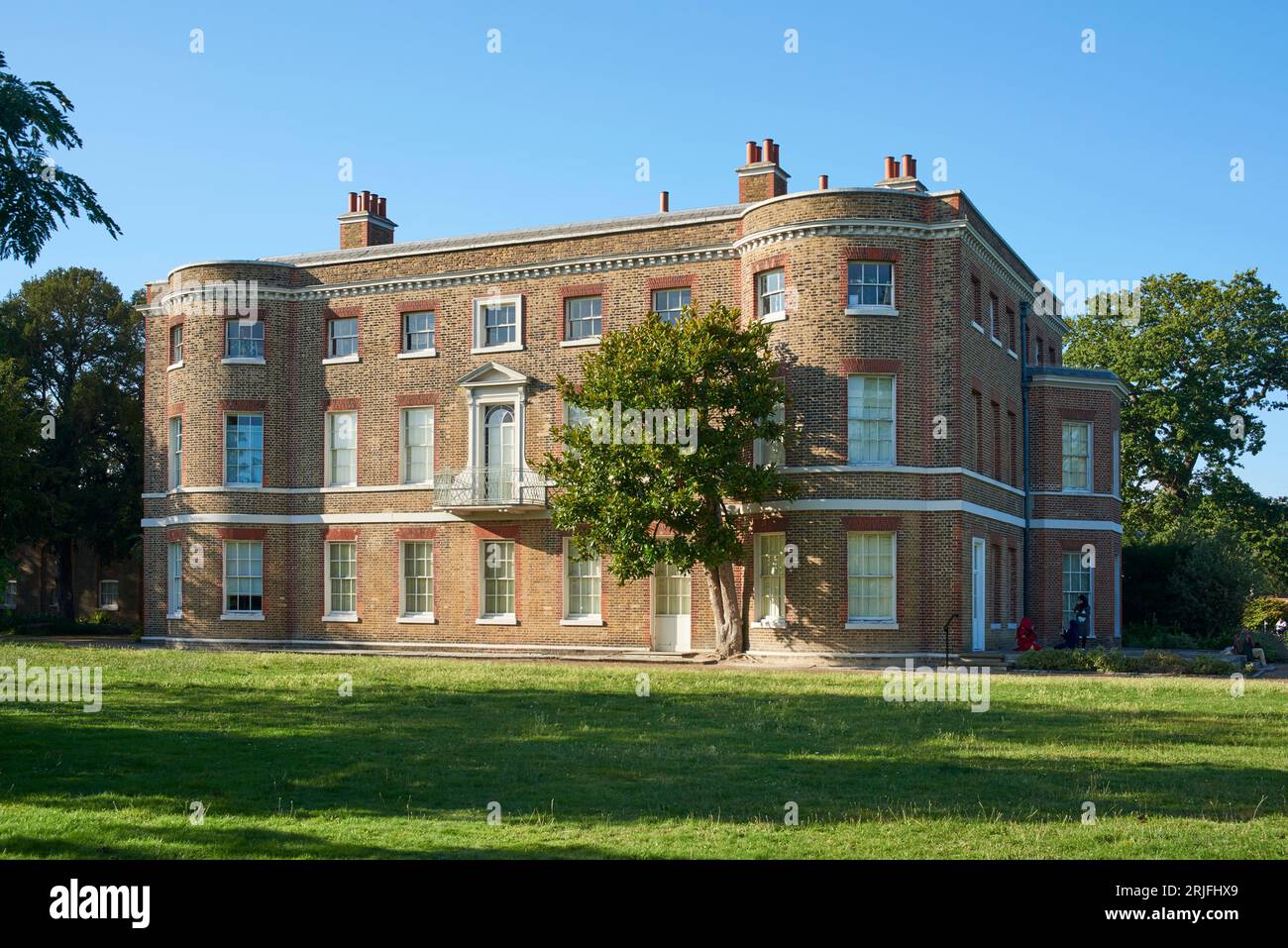 Das Valentines Mansion aus dem 17. Jahrhundert, von hinten gesehen, im Valentines Park, Ilford, Greater London UK Stockfoto