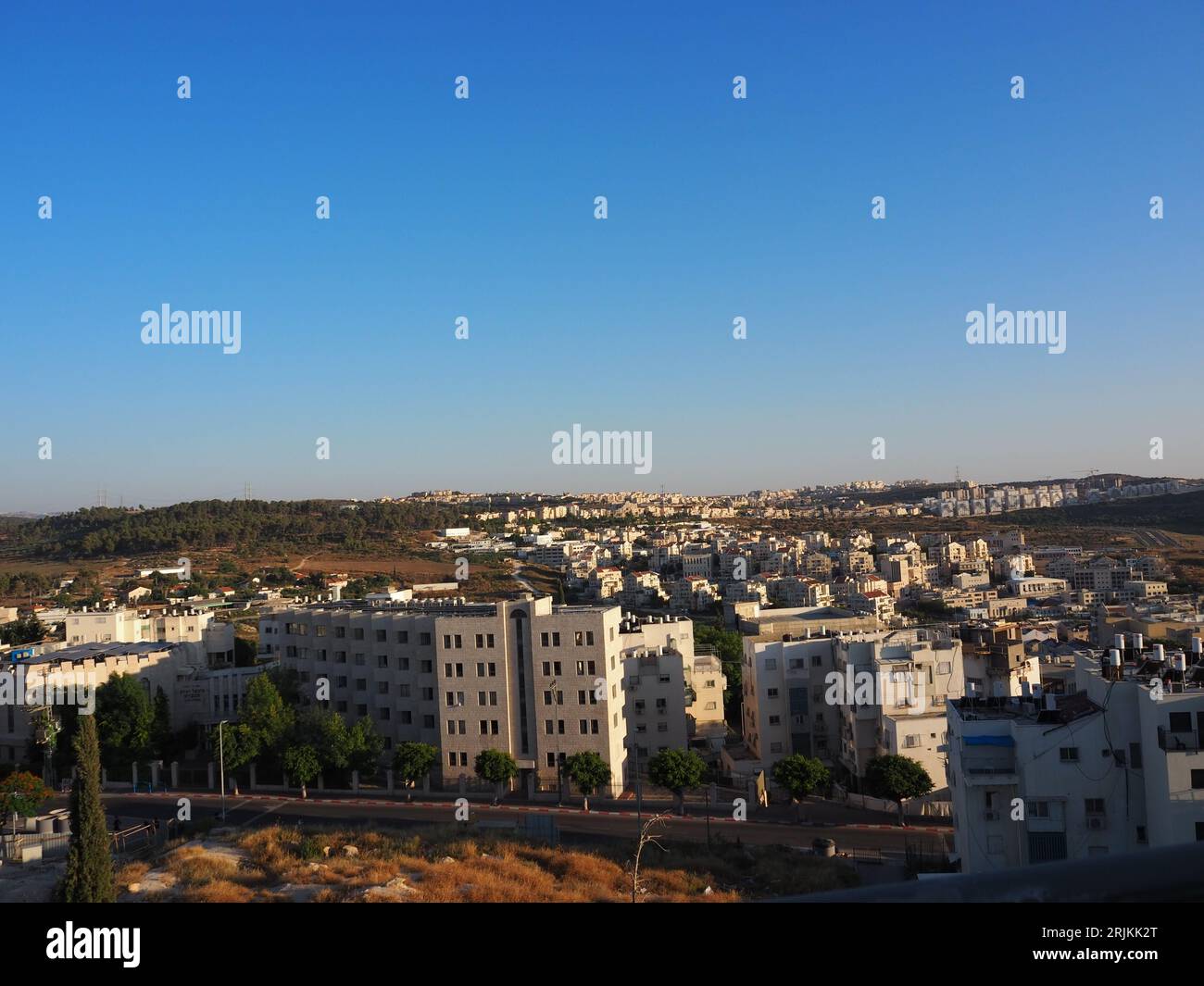 Blick auf Beit Shemesh vor Shabbat Stockfoto
