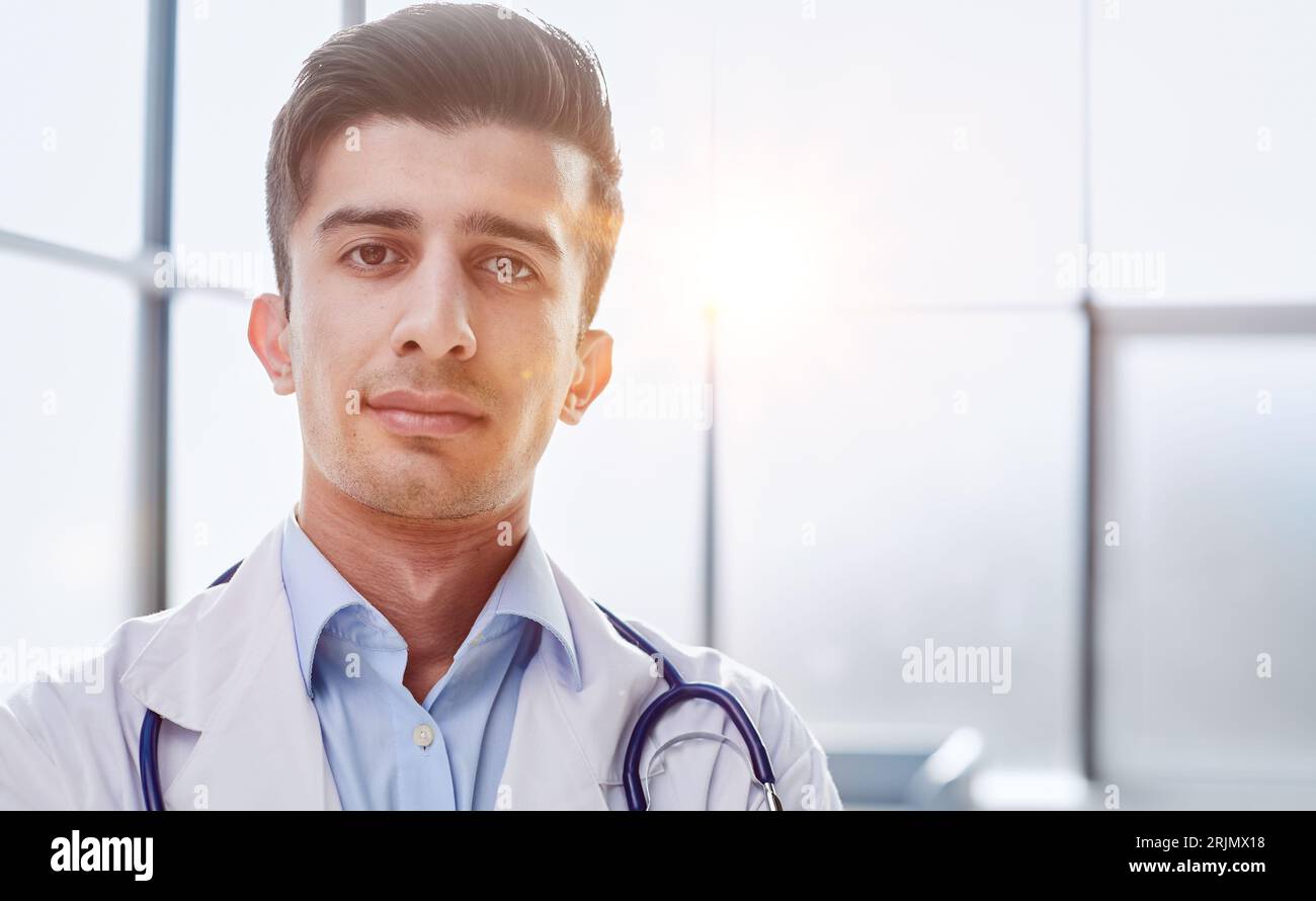 Schließen. Porträt eines schönen Oberarztes Stockfoto