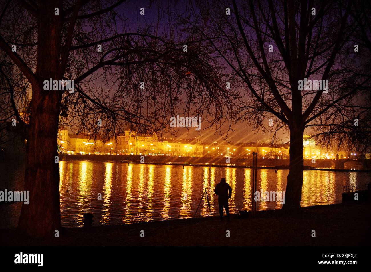 Blick vom Kampa Park zum Nationaltheater Stockfoto