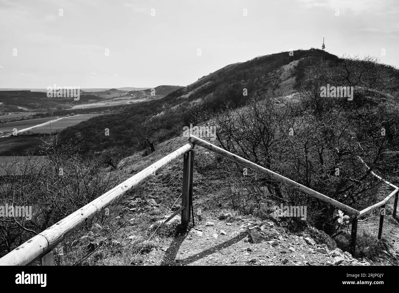 Blick vom Hügel auf die Hügel, Palava, Mähren, Tschechische Republik Stockfoto