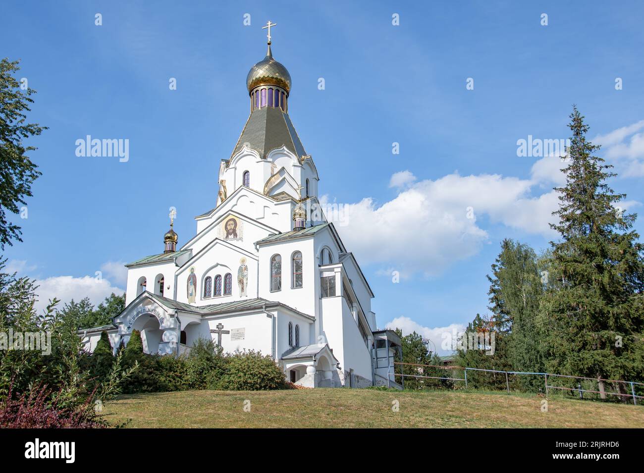 Die orthodoxe Kirche des Heiligen Geistes in Medzilaborce, Slowakei Stockfoto