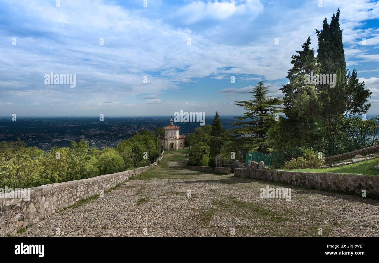 Annahme - Tag. Vierzehnte Kapelle auf der Pilgerfahrt zum Heiligtum Santa Maria del Monte auf dem Sacro Monte di Varese_ Italien, Lombardia Stockfoto