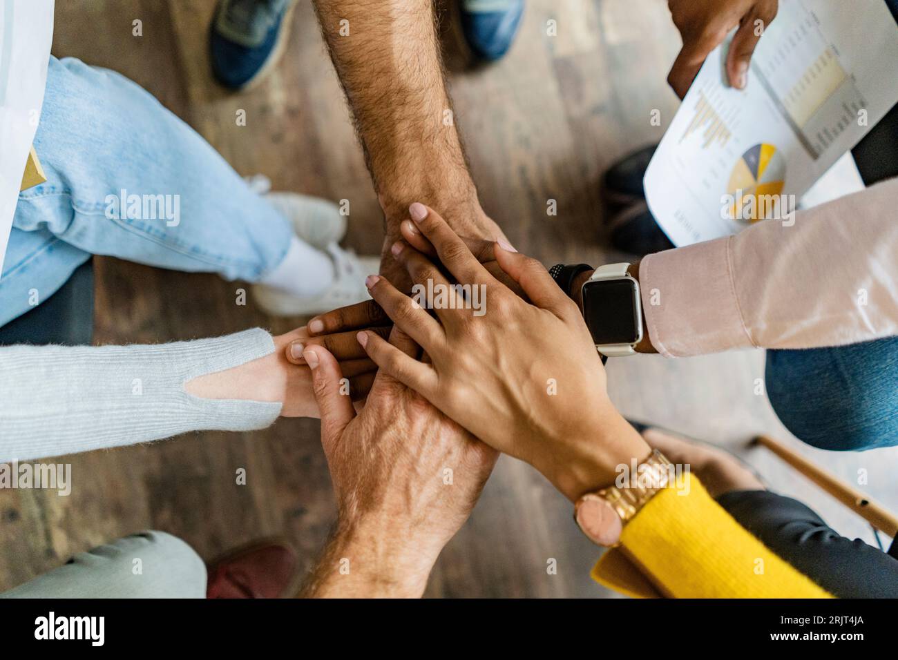 In der Nähe von Business Team stapeln Hände Stockfoto