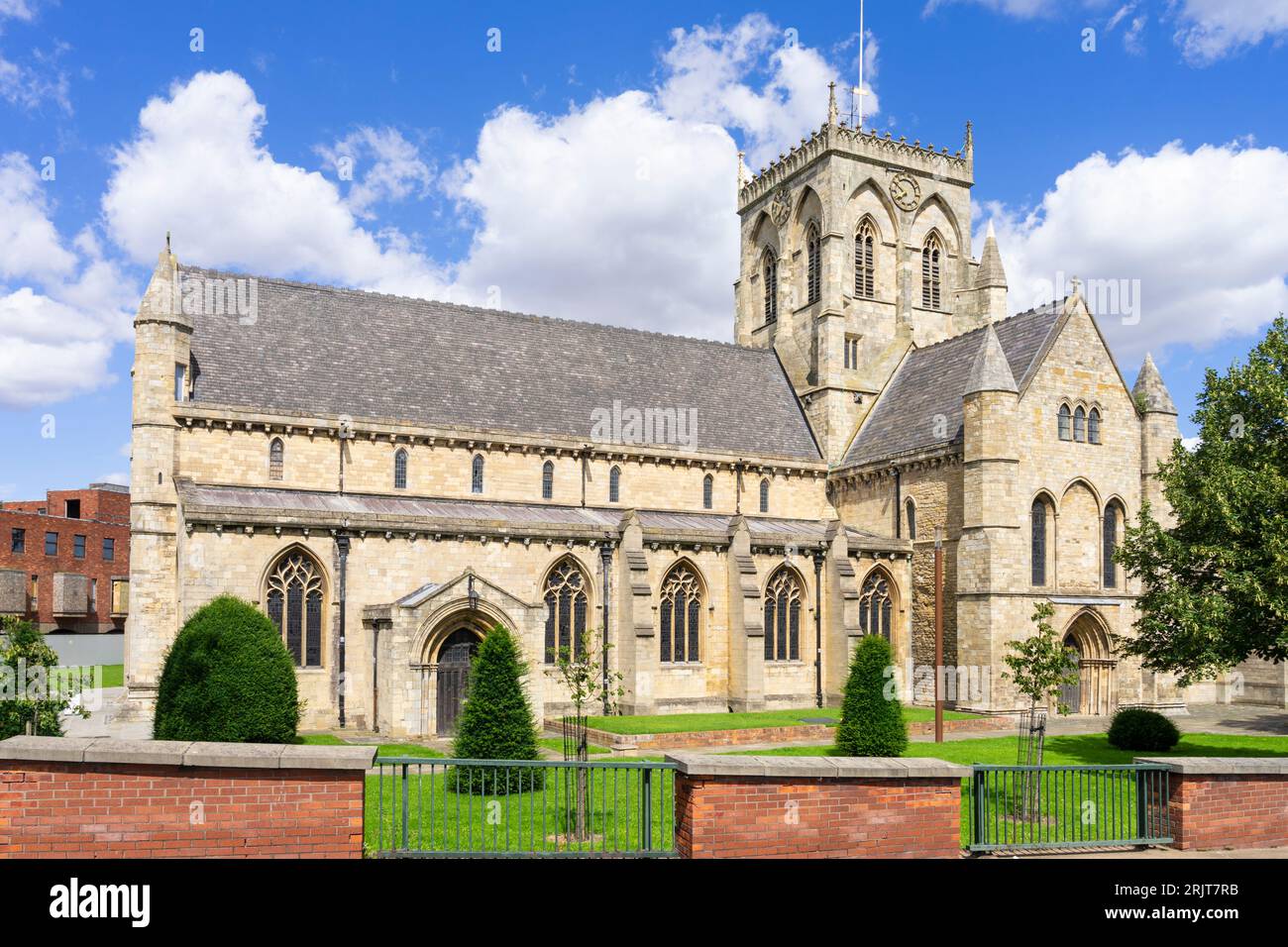 Grimsby Minster Church of England Church in St James Square Grimsby North Lincolnshire England Großbritannien Europa Stockfoto Grimsby Minster Church of England Church in St James Square Grimsby North Lincolnshire England Großbritannien Europa Stockfoto