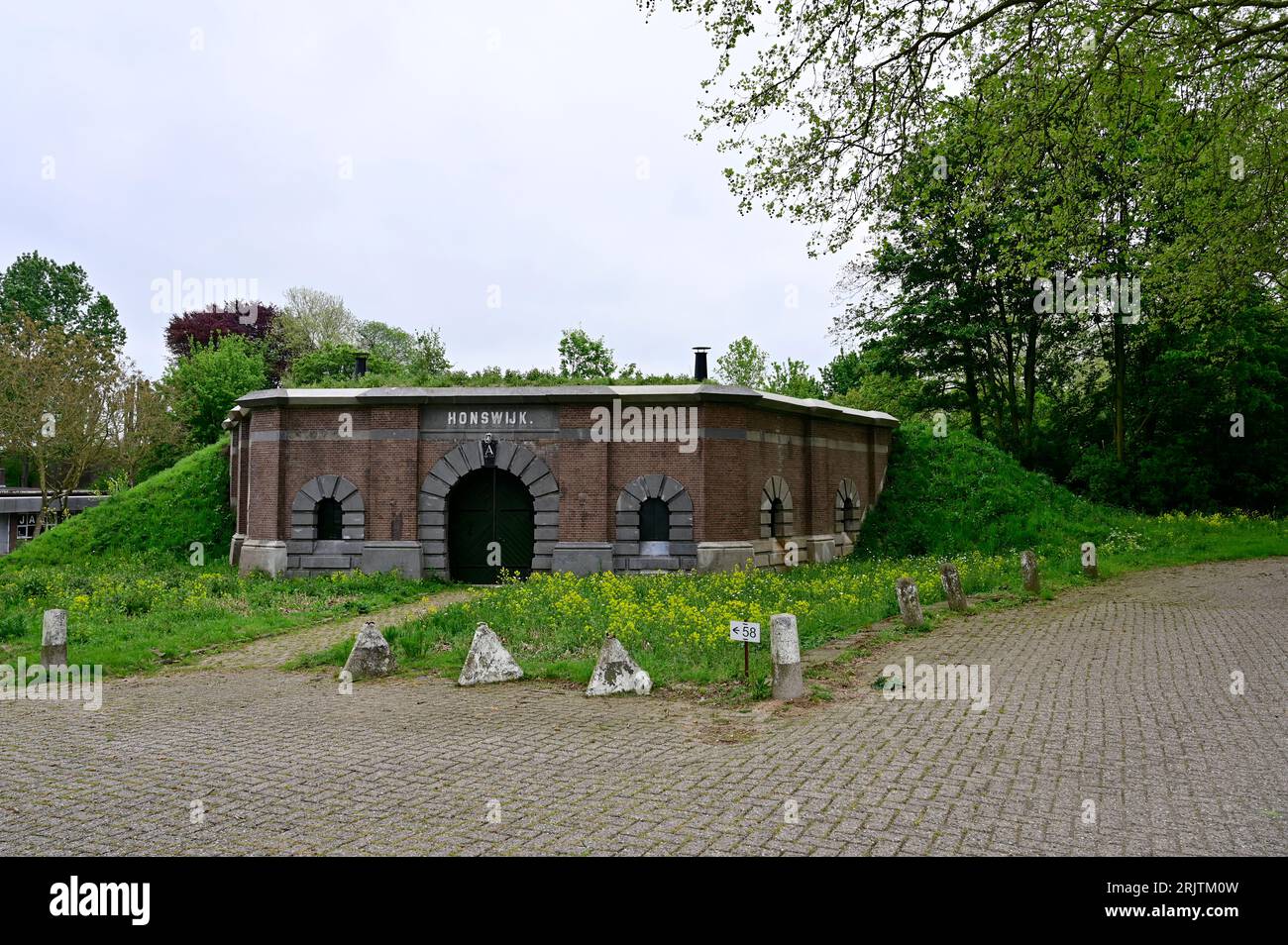 Fort Honswijk, am Nordufer des Lek, ist eine Festung der niederländischen Wasserlinie. Es liegt in der Nähe des Ortsteils Honswijk in Tull en 't Waal Stockfoto