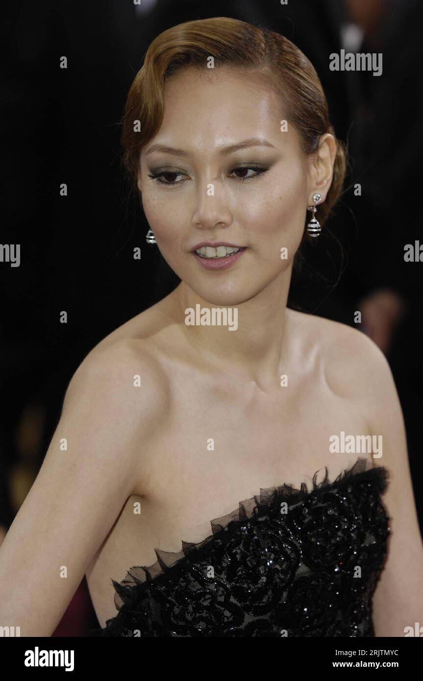 Bildnummer: 51723101 Datum: 25.02.2007 Copyright: imago/Xinhua Schauspielerin Rinko Kikuchi (JPN) anlässlich der 79. Jährliche Academy Awards in Hollywood - PUBLICATIONxNOTxINxCHN, Personen , optimistisch; 2007, Los Angeles, LA, L.A., Oscar, Oscars, Oscarverleihung, Preis, 79., Pressetermin , lächeln,; , hoch, Kbdig, Porträt, Film, Kunst, Vereinigte Staaten von Amerika, Randbild, People Stockfoto