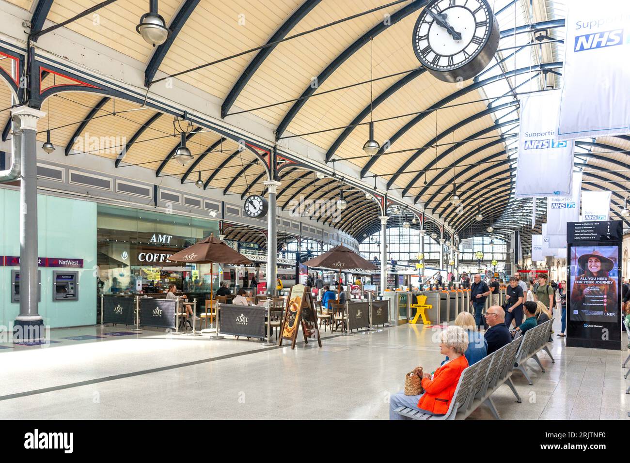 Inneres des Bahnhofs Newcastle, Neville Street, Newcastle upon Tyne, Tyne and Wear, England, Vereinigtes Königreich Stockfoto