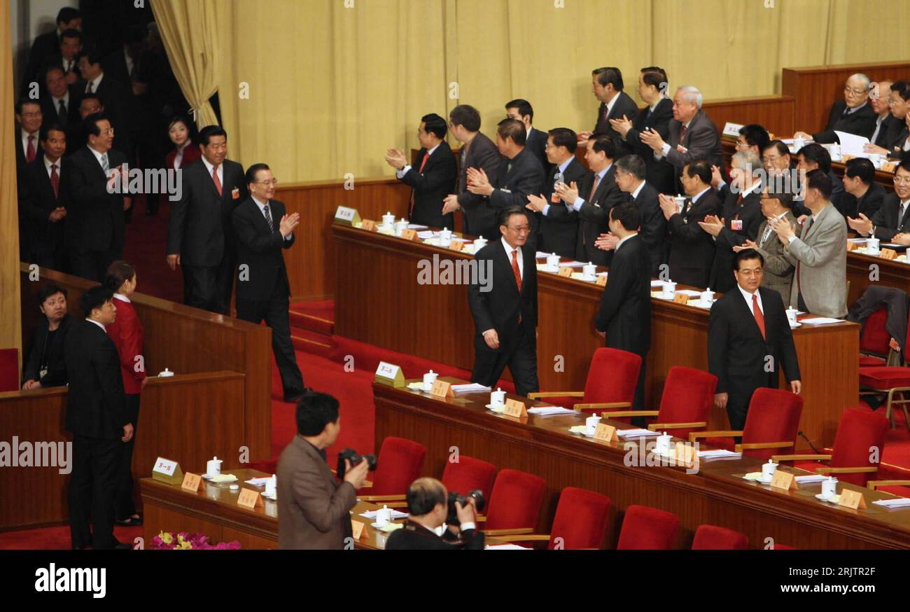 Bildnummer: 51755934 Datum: 15.03.2007 Copyright: imago/Xinhua Elder Statesman nehmen an der Sitzung des 10. Nationale Volkskongresse in Peking Teil - PUBLICATIONxNOTxINxCHN, Personen; 2007, Peking, Politik, nationaler Volkskongress, NVK, PKKCV, Konsultativkonferenz, Beifall,; , quer, Kbdig, total, China, , Stockfoto