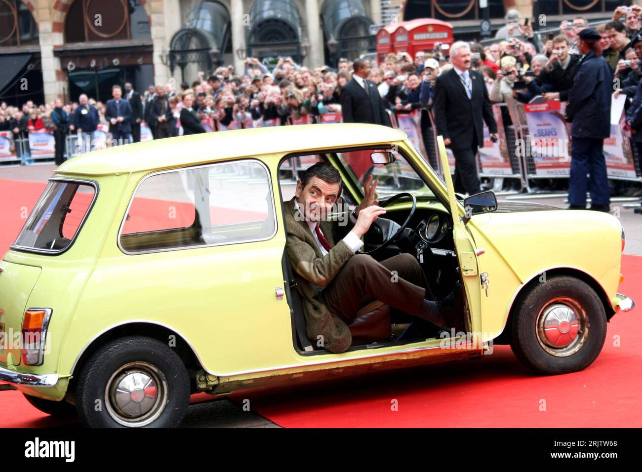 Schauspieler Rowan Atkinson GBR anlässlich der Premiere seines Films - Mr. Beans Holiday - in London PUBLICATIONxNOTxINxCHN Stockfoto