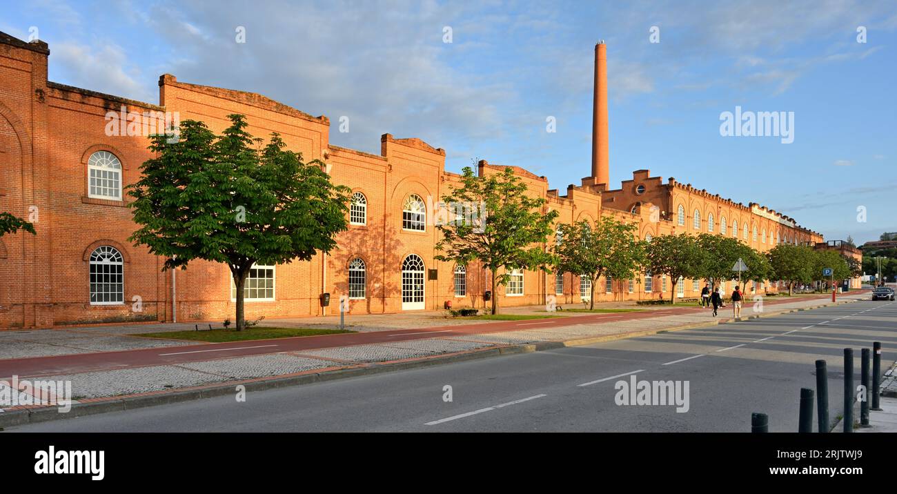 Gebäude des IEFP Kultur- und Kongresszentrums, historische Industriearchitektur, Aveiro, Portugal Stockfoto