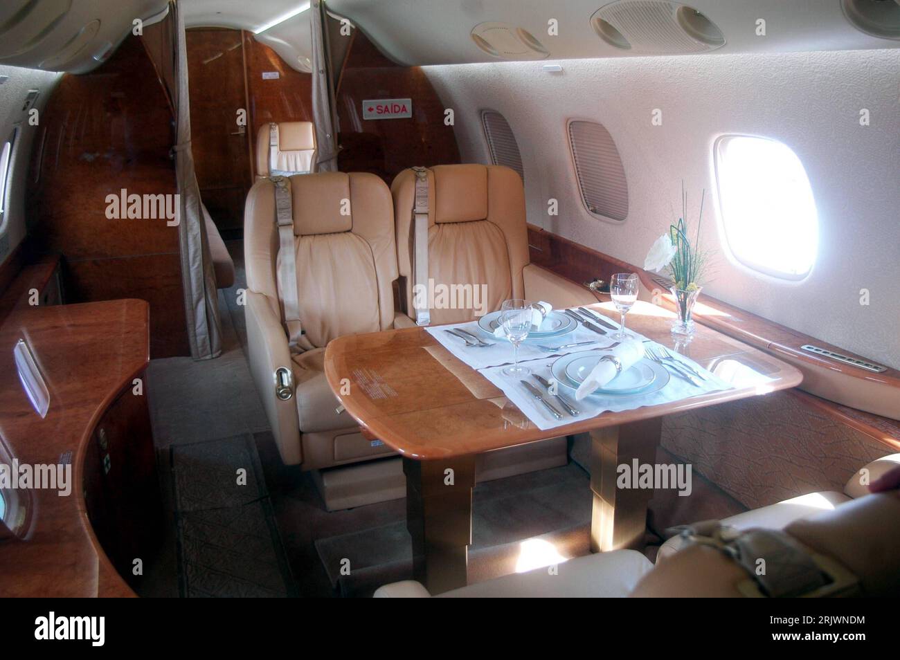 Bildnummer: 52038224 Datum: 12.08.2007 Copyright: imago/Xinhua Privatjet - Legacy 600 - von Embraer während der - 4th Latin America Business Jet Show - in Sao Paulo - PUBLICATIONxNOTxINxCHN, innen, Innenansicht; 2007, Sao Paulo, Flugzeug, Passagierflugzeug, Jet, Jets, Privatjets, Privatflugzeug, Privatflugzeuge; , quer, Kbdig, Total, Brasilien, , Luftfahrt, Verkehr, Stockfoto