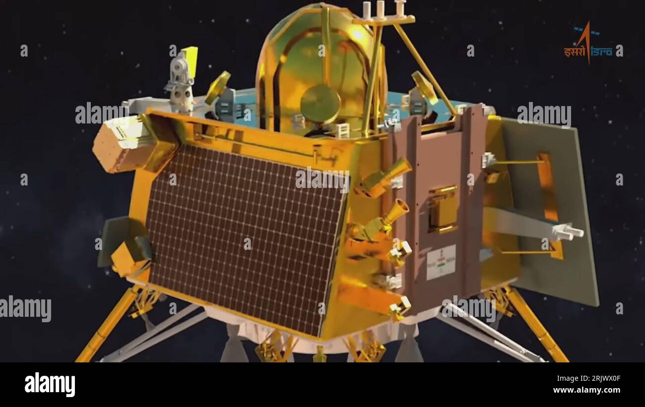Bengaluru, Indien. August 2023. Ein simuliertes Bild wird auf dem Bildschirm während der Live-Übertragung der Landung der Chandrayaan-3-Raumsonde auf dem Südpol des Mondes am ISRO Telemetry Tracking and Command Network (ISTRAC) Center in Bengaluru am 23. August 2023 abgespielt. Indien schrieb am Mittwoch, den 23. August, Geschichte und wurde die erste Nation, die auf der Südpolregion des Mondes landete. Foto der Indian Space Research Organization (ISRO) / UPI/Alamy Live News Stockfoto