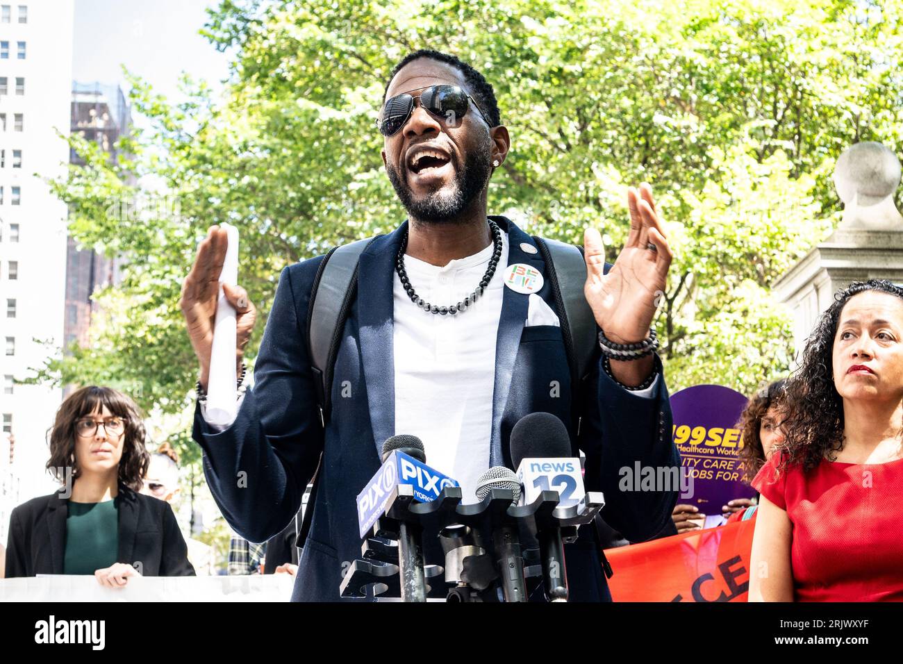 New York, Usa. August 2023. New York City Public Advocate Jumaane Williams spricht für mehr Transparenz durch das New York City Police Department (NYPD) durch den „How Many Stops Act“, der derzeit vom New York City Council in New York City geprüft wird. Quelle: SOPA Images Limited/Alamy Live News Stockfoto