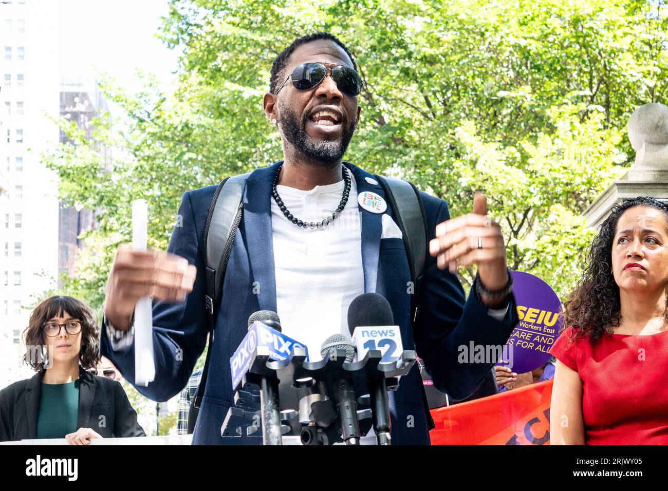 New York, Usa. August 2023. New York City Public Advocate Jumaane Williams spricht für mehr Transparenz durch das New York City Police Department (NYPD) durch den „How Many Stops Act“, der derzeit vom New York City Council in New York City geprüft wird. Quelle: SOPA Images Limited/Alamy Live News Stockfoto