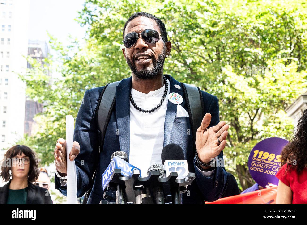 New York, Usa. August 2023. New York City Public Advocate Jumaane Williams spricht für mehr Transparenz durch das New York City Police Department (NYPD) durch den „How Many Stops Act“, der derzeit vom New York City Council in New York City geprüft wird. Quelle: SOPA Images Limited/Alamy Live News Stockfoto
