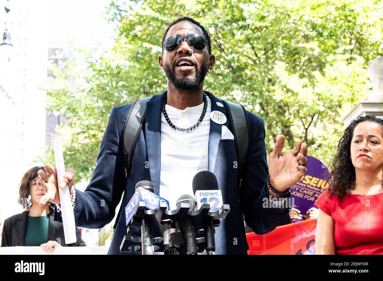 New York, Usa. August 2023. New York City Public Advocate Jumaane Williams spricht für mehr Transparenz durch das New York City Police Department (NYPD) durch den „How Many Stops Act“, der derzeit vom New York City Council in New York City geprüft wird. Quelle: SOPA Images Limited/Alamy Live News Stockfoto