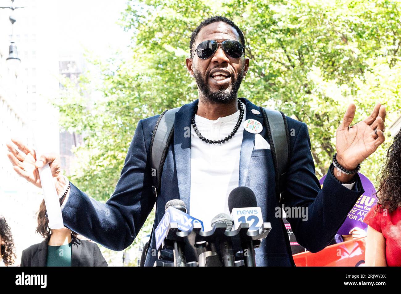 New York, Usa. August 2023. New York City Public Advocate Jumaane Williams spricht für mehr Transparenz durch das New York City Police Department (NYPD) durch den „How Many Stops Act“, der derzeit vom New York City Council in New York City geprüft wird. Quelle: SOPA Images Limited/Alamy Live News Stockfoto