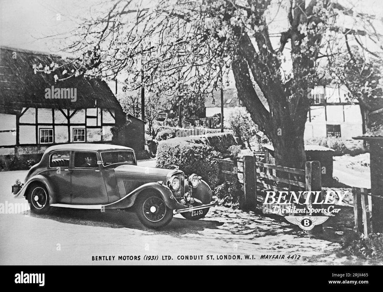 Eine Werbung für Bentley Motors (1931) ltd. Aus dem Jahr 1941. Bentley war und ist Designer und Hersteller von Luxusautos. 1931 befand sich Bentley in finanziellen Schwierigkeiten und wurde von Rolls Royce übernommen. Heute ist Bentley Teil des Volkswagen Konzerns Stockfoto