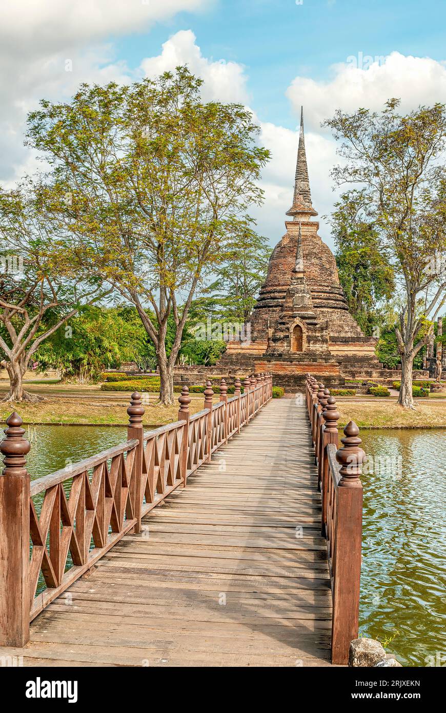Stupa des Wat Sa Si im Sukhothai Historical Park in Thailand Stockfoto